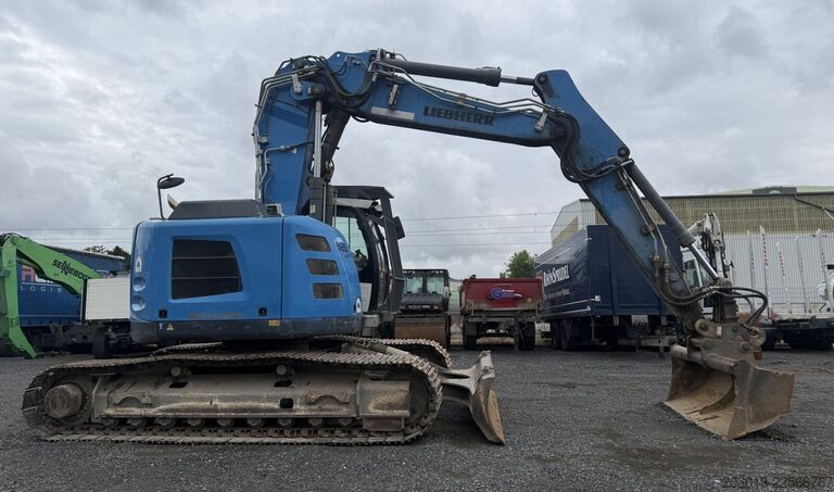 Chain excavator LIEBHERR R926 COMPACT Kettenbagger 30 Tonnen *11.644 H