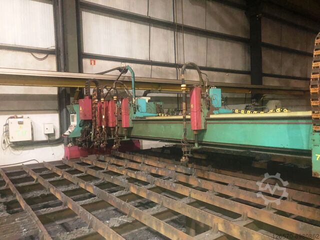Sato Satronik HD8000 oxyfuel table 6x24m Sato SATRONIK HD 8000 - 6x24m