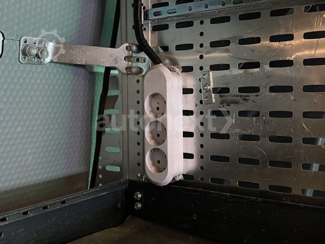 High top van MERCEDES-BENZ Sprinter 519 V6 *WERKSTATT* AHK 3,0t+KAMERA+NAVI