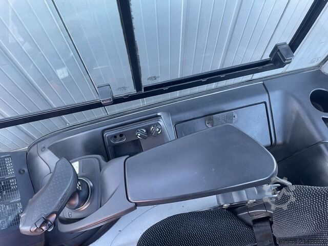 Electric 4-wheel forklift Still RX60-25