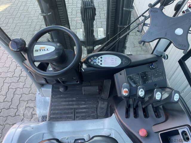 Electric 4-wheel forklift Still RX60-25