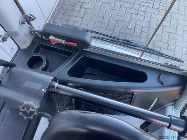 Electric 4-wheel forklift Still RX60-25