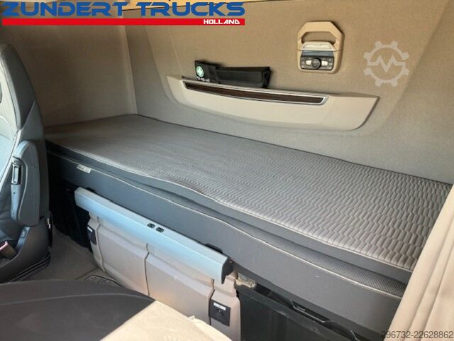Standard-SZM DAF XG 530 ,RETARDER ,STANDCLIMA ,LEATHER ,ALCOA'S ...