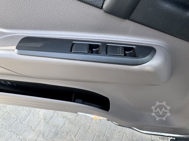 Truck chassis Fuso Canter 9C18 Fahrgestell Neu GSR2