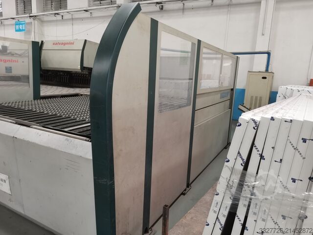 Blechbearbeitungszentrum Salvagnini P4-2516