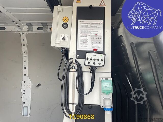 Lifting platform Renault Master 145.35 Nacelle