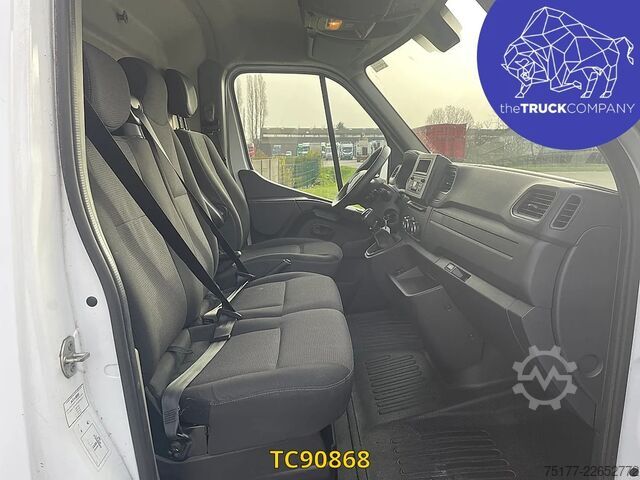 Lifting platform Renault Master 145.35 Nacelle