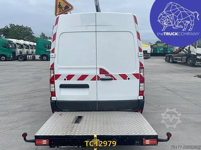 Lifting platform Renault Master 145.35 klubb