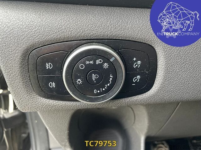 Passenger transportation Ford Transit Custom L2H1 5 - Places