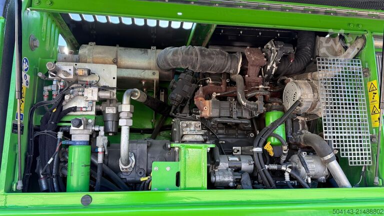 Material handler Sennebogen 821E