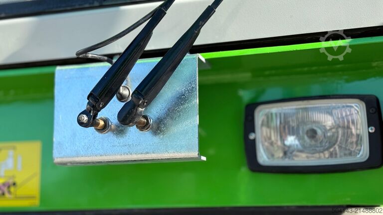 Material handler Sennebogen 821E