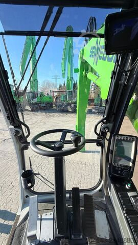 Material handler Sennebogen 821E