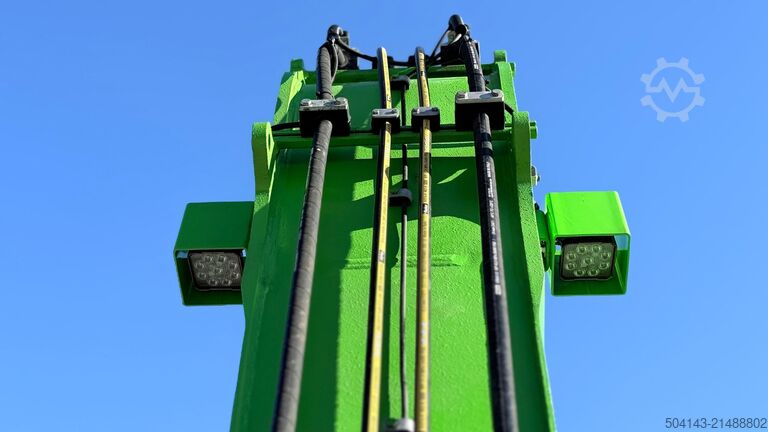 Material handler Sennebogen 821E