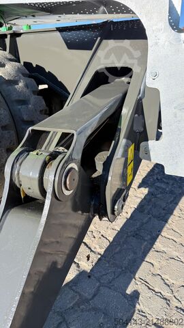 Material handler Sennebogen 821E