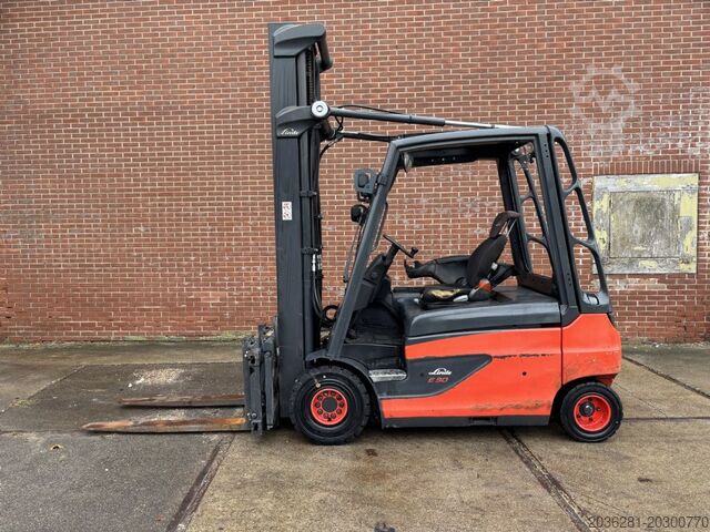 Electric 4-wheel forklift Linde E30L-01