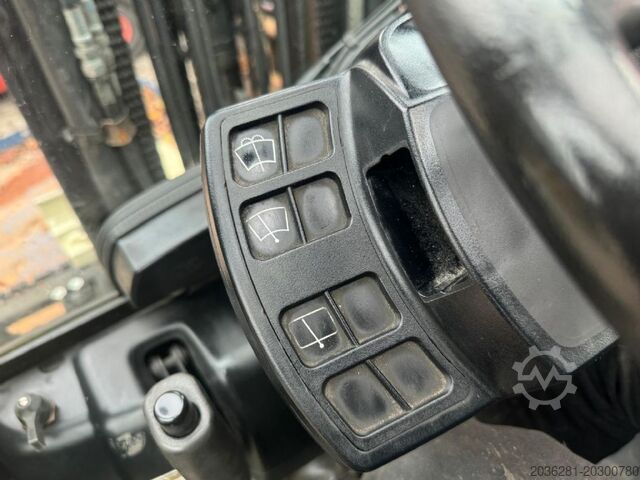 LPG Forklifts Yale GLP30VX