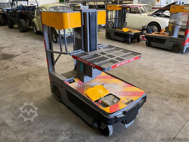 Hochhubkommissionierer Jungheinrich EKM 202