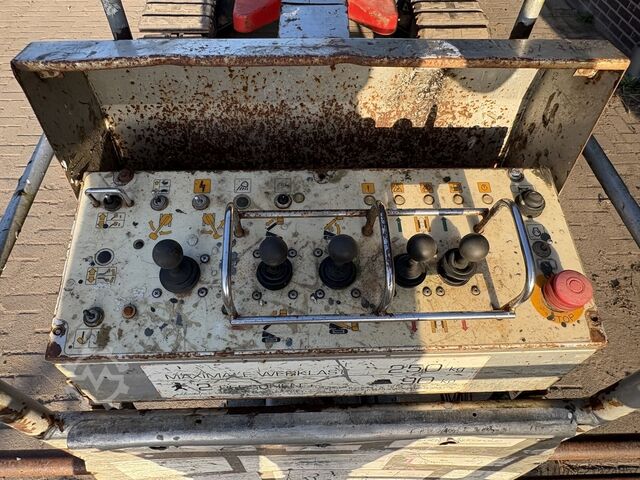 Kettenarbeitsbühne Aichi SR12B mit überholtem Mast AICHI Sr12b