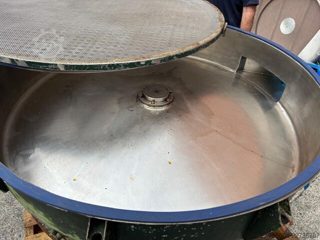 Großes Vibrationssieb Large Vibrating Sieve 