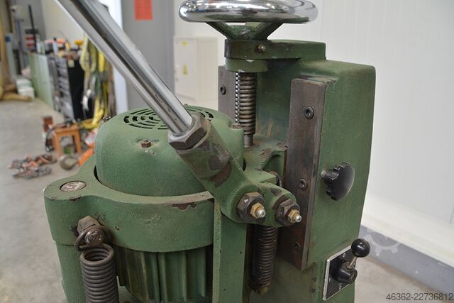 Oszillierende Bohrmaschine – Astfräsmaschine -- --