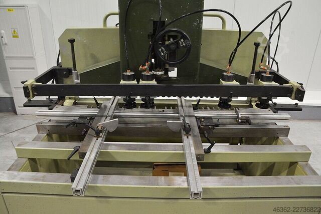 Mehrspindelbohrmaschine SCM MB29