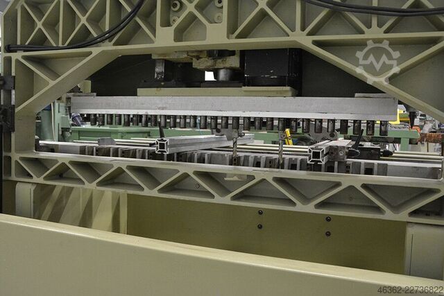 Mehrspindelbohrmaschine SCM MB29
