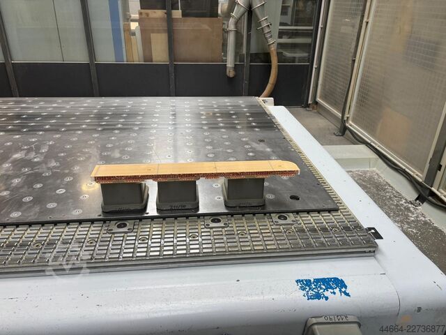 Bearbeitungszentrum HOMAG BOF 211/40/F/R Profiline
