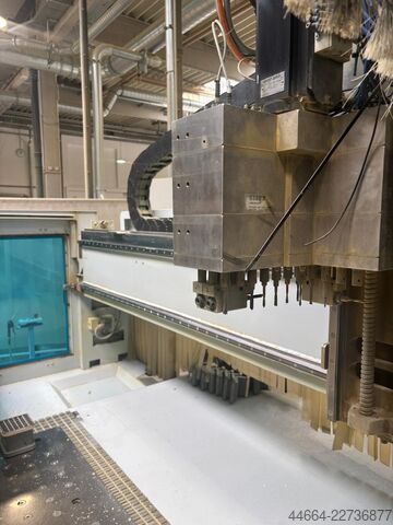 Bearbeitungszentrum HOMAG BOF 211/40/F/R Profiline