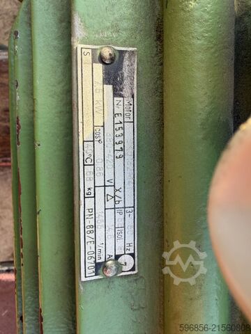 Elektromotor 7,5 kW, 1455 U/min, 380-420V, 3 Phasen Silnik elektryczny 7,5 kW 1455 obr min 380-420V 3 fazy Silnik elektryczny 7,5 kW 1455 obr min 380-420V 3 fazy