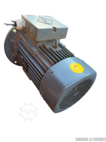 VEM Elektromotor 7,5 kW, 2880 U/min, 3-phasig, 400V, Flanschausführung B3. Silnik elektryczny VEM 7,5 kW 2880 obr min 3 fazy 400V kolnierzowy B3 Silnik elektryczny VEM 7,5 kW 2880 obr min 3 fazy 400V kolnierzowy B3