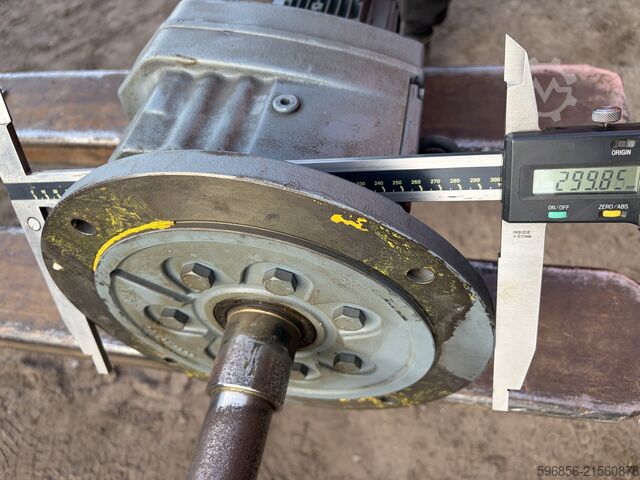 SEW EURODRIVE RF77 DT80N4/BMG/TF Getriebemotor, 0,75 kW, 1380 U/min, Bauform IM M4 Motoreduktor SEW EURODRIVE RF77 DT80N4/BMG/TF 0.75kW 1380rpm IM M4 Motoreduktor SEW EURODRIVE RF77 DT80N4/BMG/TF 0.75kW 1380rpm IM M4