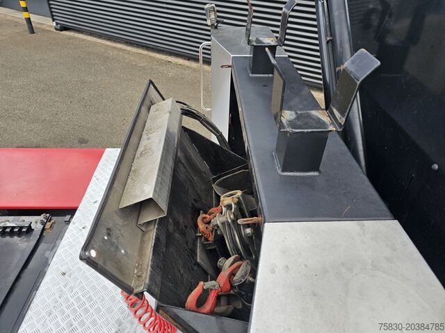 Kranwagen MAN TGX 37.480 8x2-6 / HMF 85 t/m CRANE / KRAN