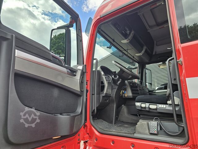 Kranwagen MAN TGX 37.480 8x2-6 / HMF 85 t/m CRANE / KRAN