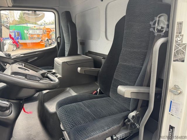 Transporter mit Koffer MERCEDES-BENZ Atego 816 L 4 m Koffer LBW Koffer-Heizung Kamera