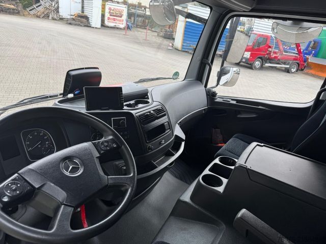 Transporter mit Koffer MERCEDES-BENZ Atego 816 L 4 m Koffer LBW 1t Koffer-Heizung