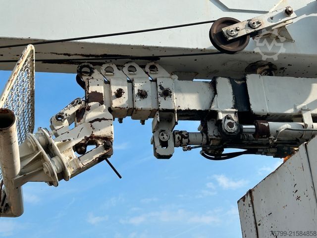 Autokran MERCEDES-BENZ 2632 HMK Dachdeckerkran 6x6