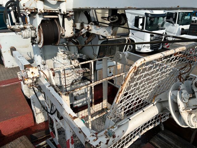 Autokran MERCEDES-BENZ 2632 HMK Dachdeckerkran 6x6