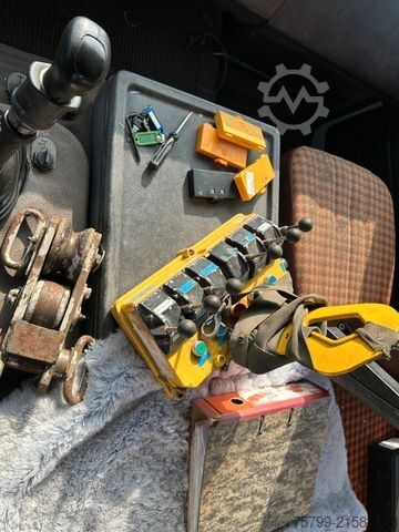 Autokran MERCEDES-BENZ 2632 HMK Dachdeckerkran 6x6