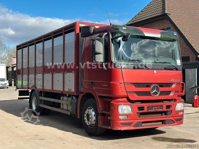 Viehtransporter LKW MERCEDES-BENZ Actros 1841 MP3 1.Stock Köstner Viehaufbau
