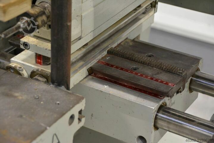 Schwenkbare Mehrspindelbohrmaschine Pade 