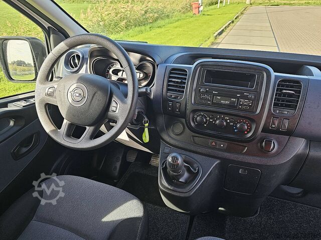 Passenger transportation OPEL VIVARO 1.6 L1H1 Kombi 9P Airco