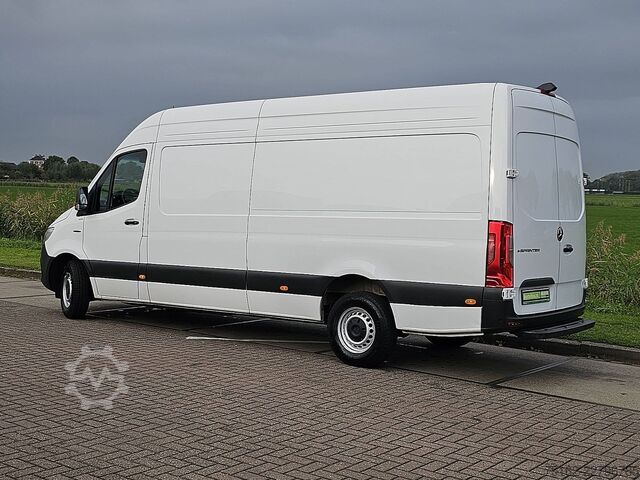 High-roof van MERCEDES-BENZ ESPRINTER L3H2 81 kWh AC/DC
