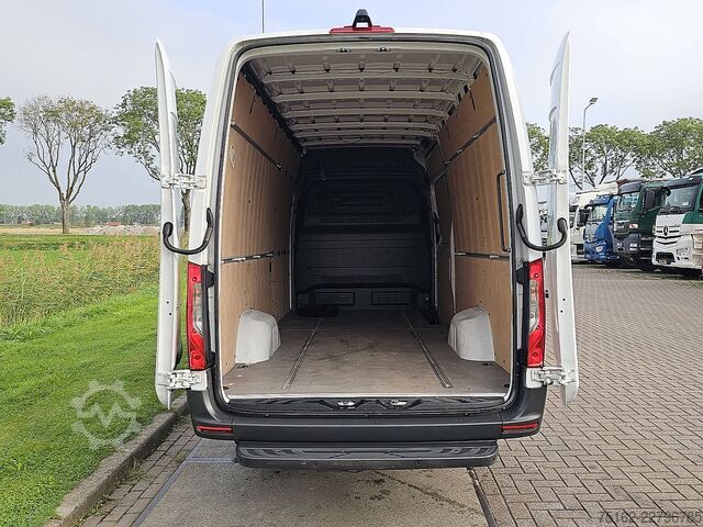 High-roof van MERCEDES-BENZ ESPRINTER L3H2 81 kWh AC/DC