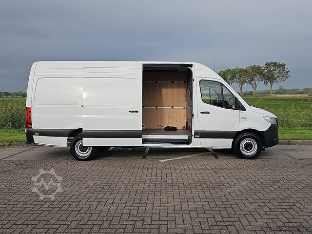 High-roof van MERCEDES-BENZ ESPRINTER L3H2 81 kWh AC/DC