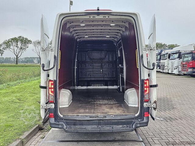 High-roof van MAN TGE 3.180