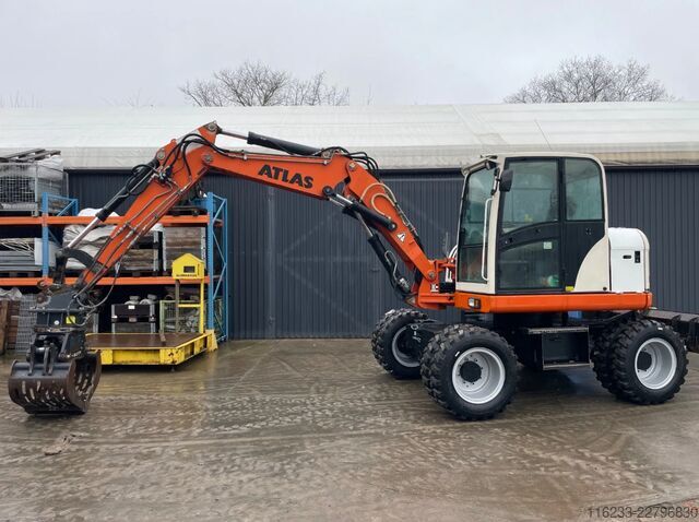 Mobile excavator Terex 