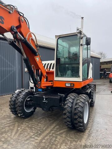 Mobile excavator Terex 