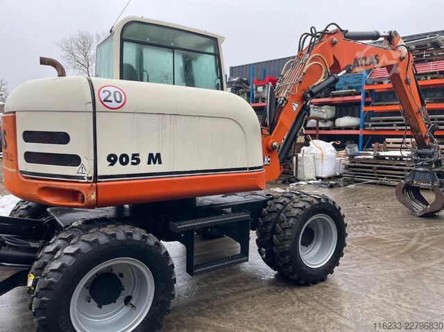 Mobile excavator Terex 