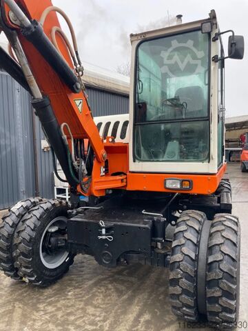 Mobile excavator Terex 