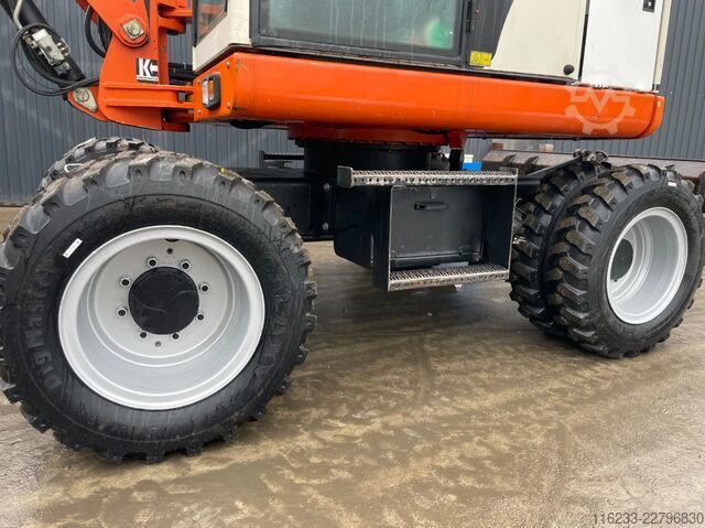 Mobile excavator Terex 